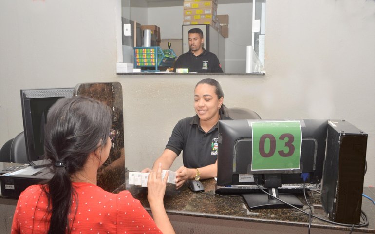Assistência farmacêutica suspende atendimento nesta segunda-feira