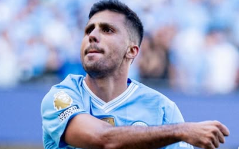 Rodri retorna aos treinos, mas Guardiola freia empolgação por retorno: 'Foi uma lesão difícil'