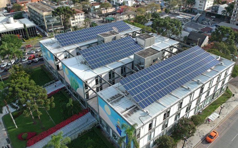 Comissão debate regra da Aneel sobre micro e minigeração de energia