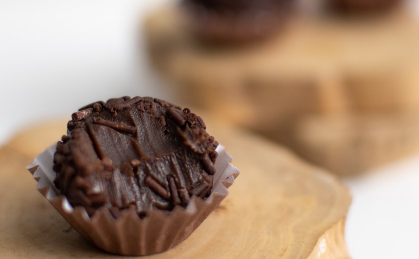 No dia do chocolate, quer aprender uma receita brigadeiro vegano (feito com inhame)?