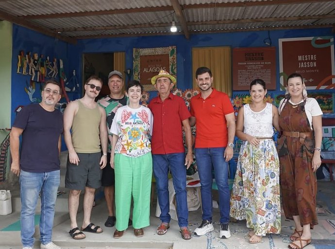 Ao lado do mestre Jasson, prefeito Dalminho recepciona Adriana Calcanhoto em Belo Monte