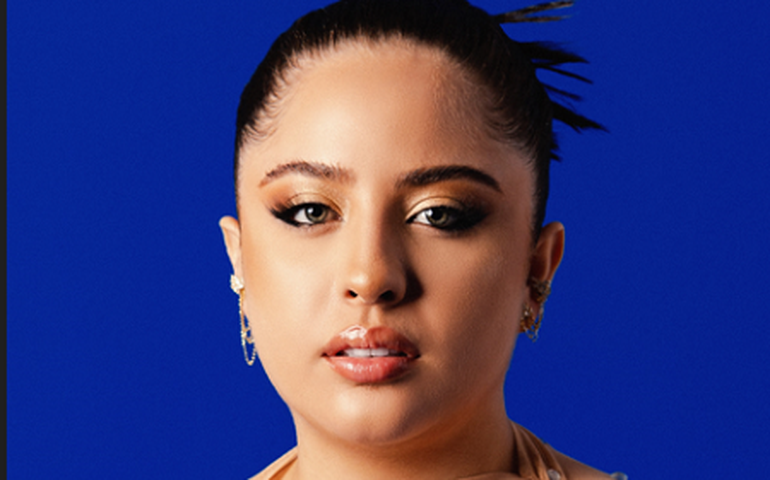 Estrela da vez, Mari Fernandez sobe dois singles