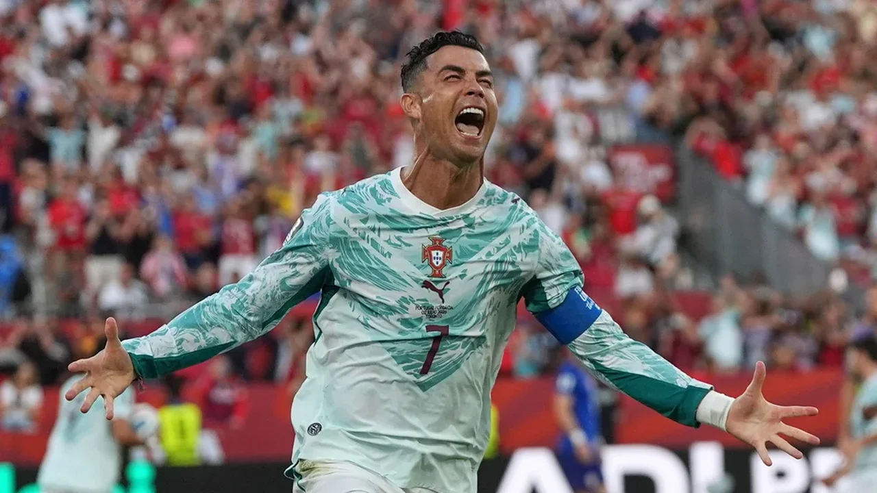 Ramos e Ronaldo marcam e Portugal vira o jogo contra a Croácia por 2 a 1, avançando para as oitavas de final.