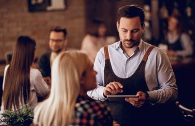 Contratar e reter mão de obra é desafio na expansão do foodservice no Brasil