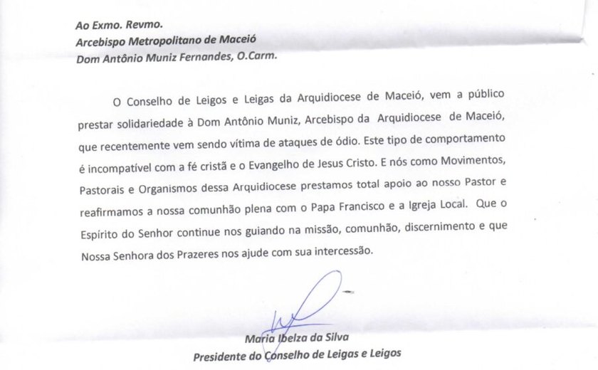 Conselho de Leigos da Arquidiocese de Maceió entrega carta aberta de apoio ao arcebispo