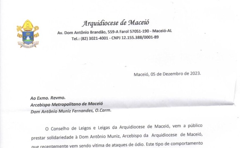 Conselho de Leigos da Arquidiocese de Maceió entrega carta aberta de apoio ao arcebispo