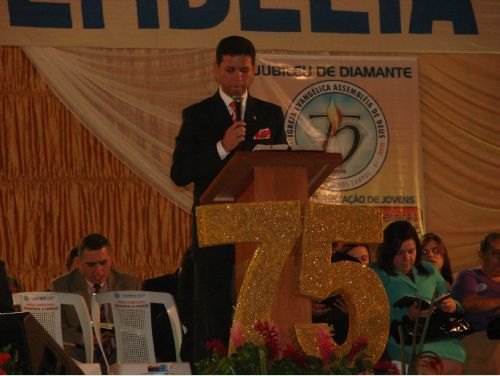 Pregador da segunda noite dos 75 anos da igreja em São Miguel
