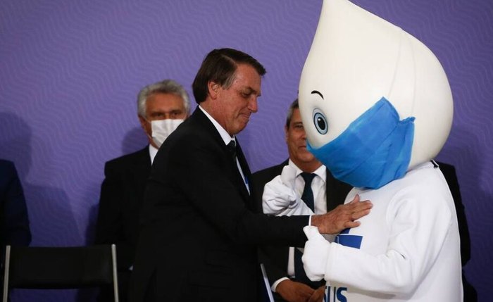 Bolsonaro afirmou não ter se vacinado e estimulou que seguidores fizessem o mesmo Bolsonaro afirmou não ter se vacinado e estimulou que seguidores fizessem o mesmo
