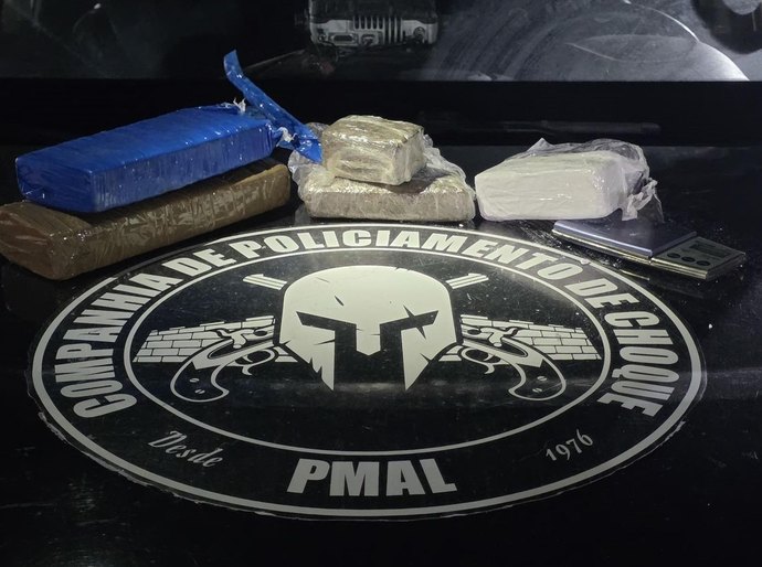 Polícia Militar apreende drogas e prende três suspeitos em Maceió