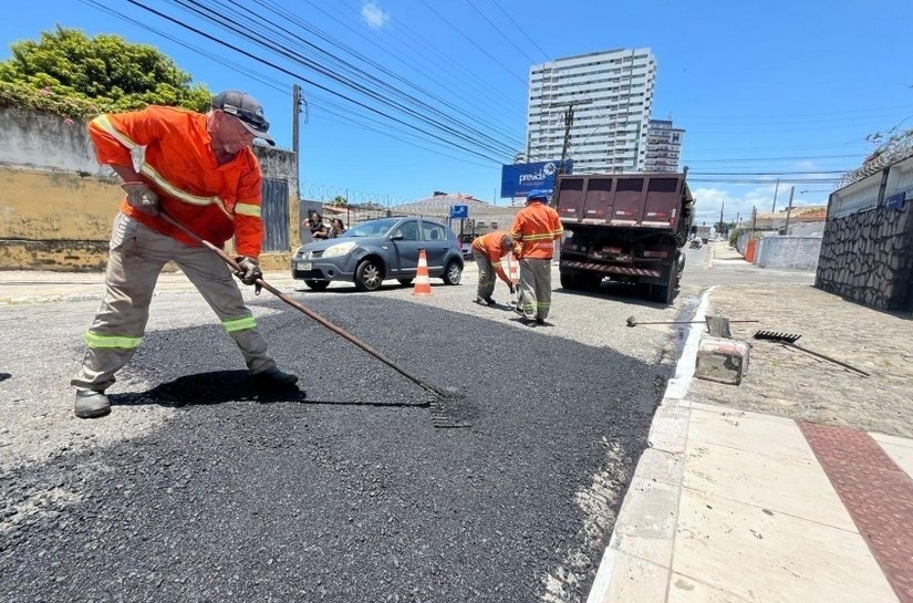 Operação Tapa-Buraco alcança cerca de 37 bairros por mês e reforça manutenção viária em Maceió