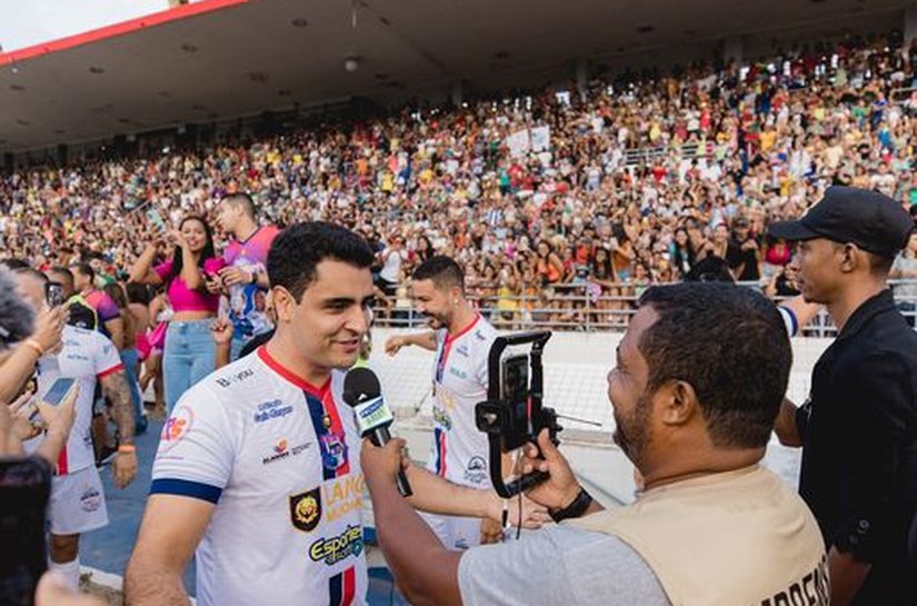 Prefeito de Maceió, JHC, participa de evento beneficente Jogo da Alegria
