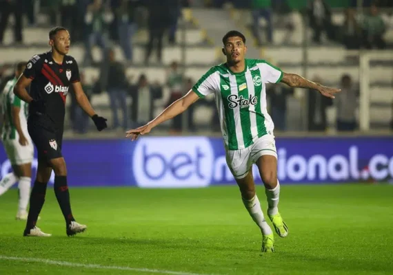 Juventude bate Atlético-GO na volta para casa e se distancia da zona da degola no Brasileiro