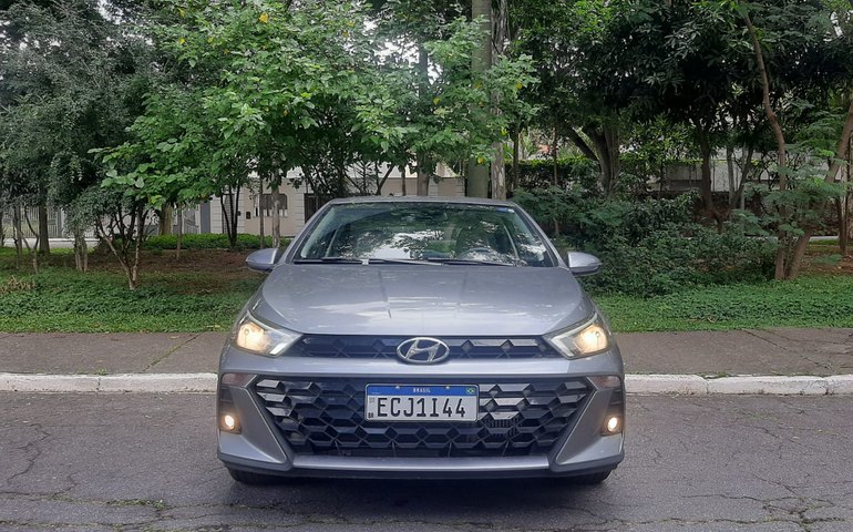 Hyundai comemora uma década de sucesso do HB20S