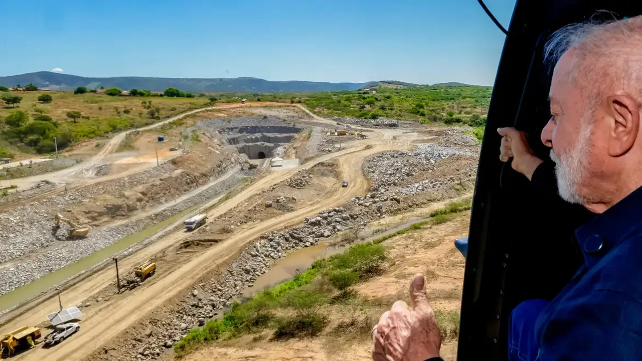 Lula inaugura túnel de transposição das águas do São Francisco no RN