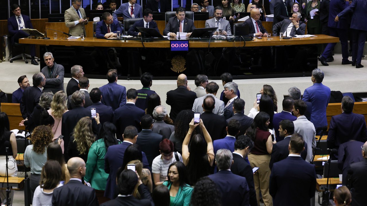 Alcolumbre marca votação da PEC que encerra a 6x1 para quarta-feira