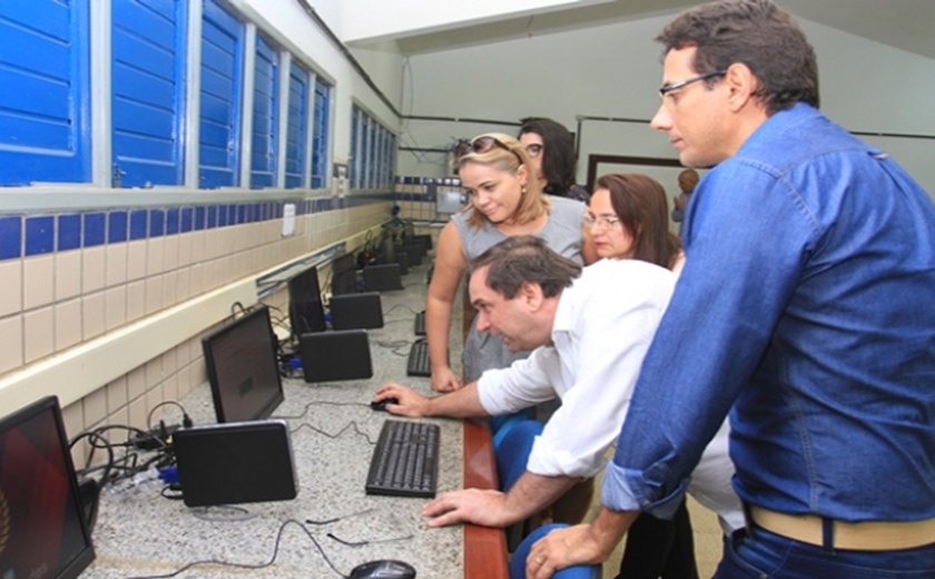 Estudantes de Palmeira dos Índios são beneficiados com laboratórios de informática