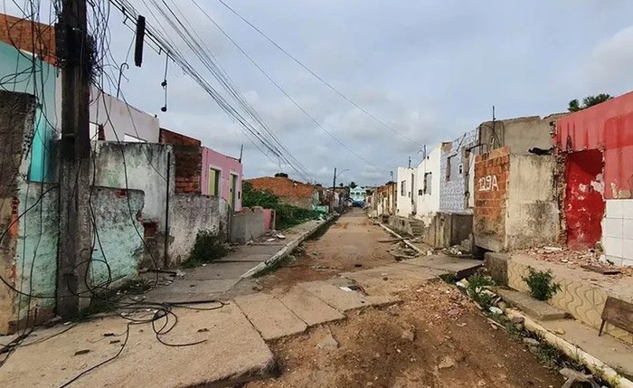 Em 2014 imóveis já apresentavam rachaduras Em 2014 imóveis já apresentavam rachaduras