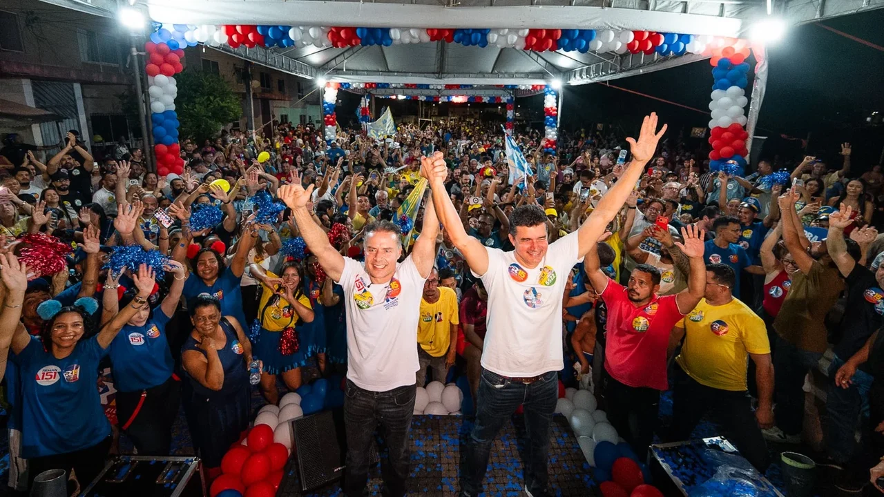 Rui Palmeira reúne 4 mil pessoas no Benedito Bentes e lança candidatura a deputado federal