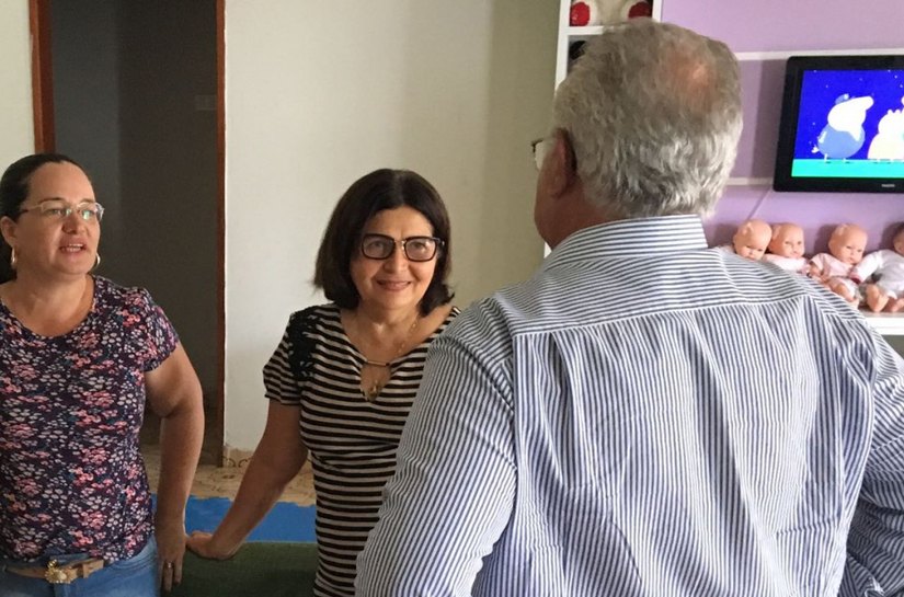 De surpresa, Rogério Teófilo visita instituições filantrópicas de Arapiraca