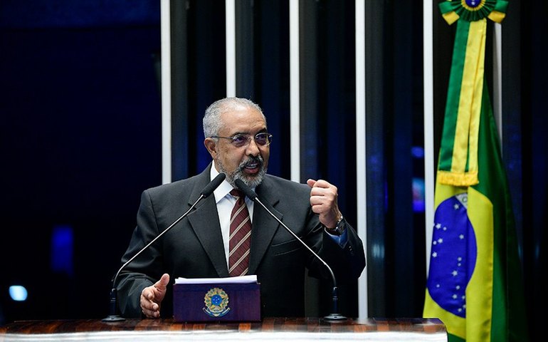 Paim elogia acordo que vetou envio de recursos do Sistema S para Embratur