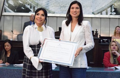 Aninha Monteiro recebe comenda da Assembleia por contribuição ao turismo e à cultura de Alagoas