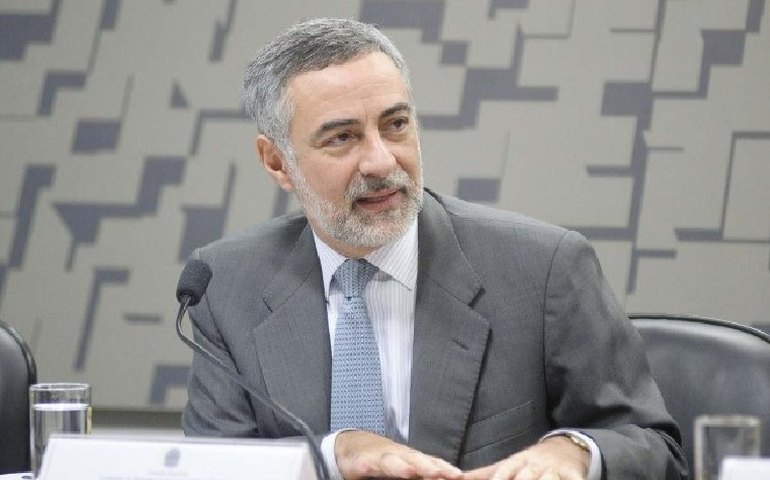 Lula indica Julio Bitelli para embaixada na Argentina, que aceita o nome