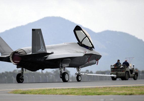 Frota de caças F-35 britânicos está pronta para missões no papel, mas não na realidade