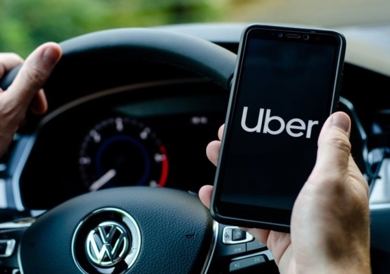 CEO da Uber prevê fim gradual da profissão de motorista com avanço dos veículos autônomos