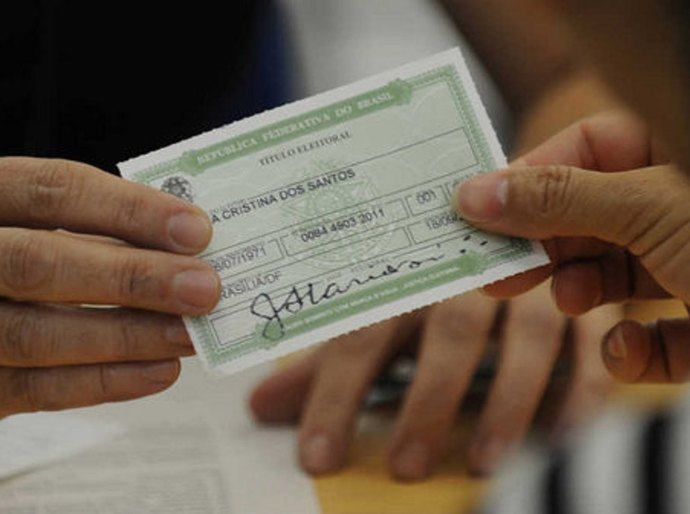Entrega dos títulos da 33ª Zona continua no Shopping Pátio