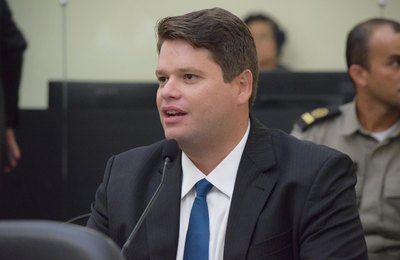 Davi Filho cobra aplicação da lei que trata da sinalização de locais com maior risco de afogamentos