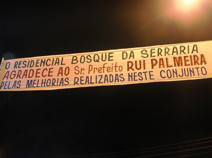 Prefeito Rui Palmeira entrega ruas pavimentadas no Bosque da Serraria