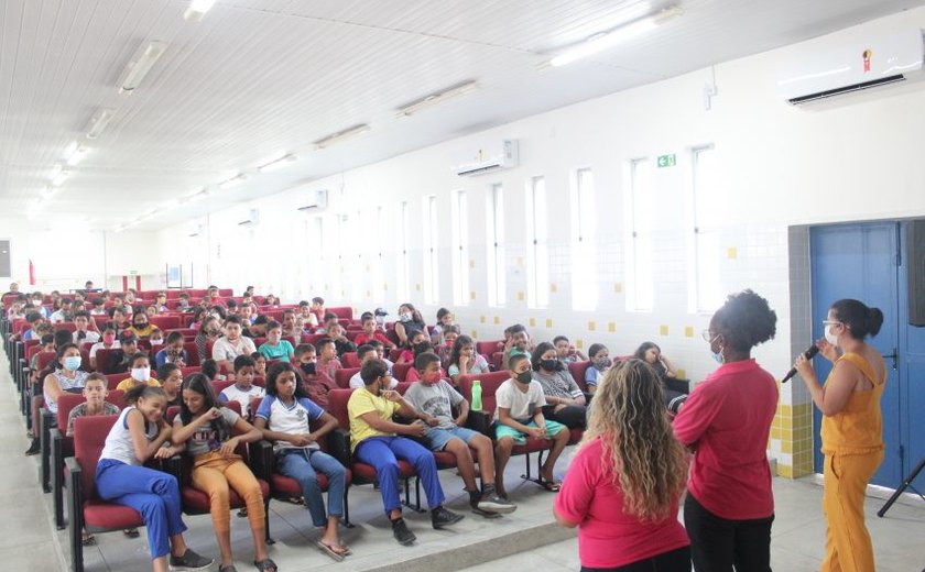 Maio Laranja: campanha promove roda de conversa com estudantes da rede municipal