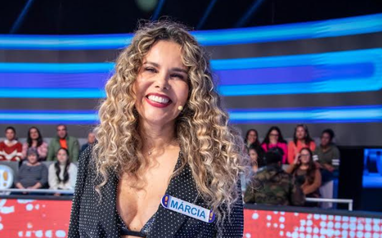Márcia Freire participa do ‘Acerte ou Caia!’, programa comandado por Tom Cavalcante, na RECORD