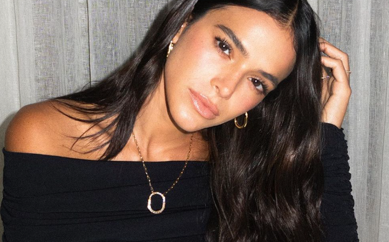 Bruna Marquezine ri ao falar sobre 'livramento' e fãs relacionam momento a Neymar