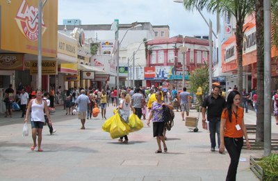 Confira o que abre e fecha no feriado desta quinta em Maceió e interior