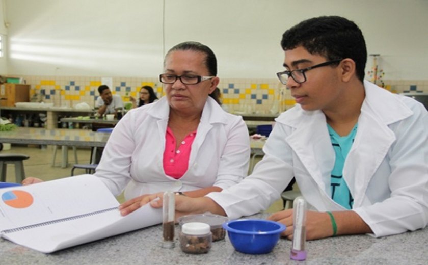 Estudantes alagoanos apresentam projetos na maior feira ​c​ientífica do Brasil