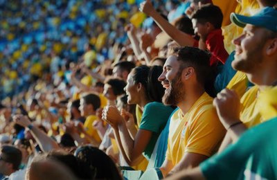 Coração de torcedor sofre mesmo? Especialista explica o que acontece no organismo durante uma partida decisiva