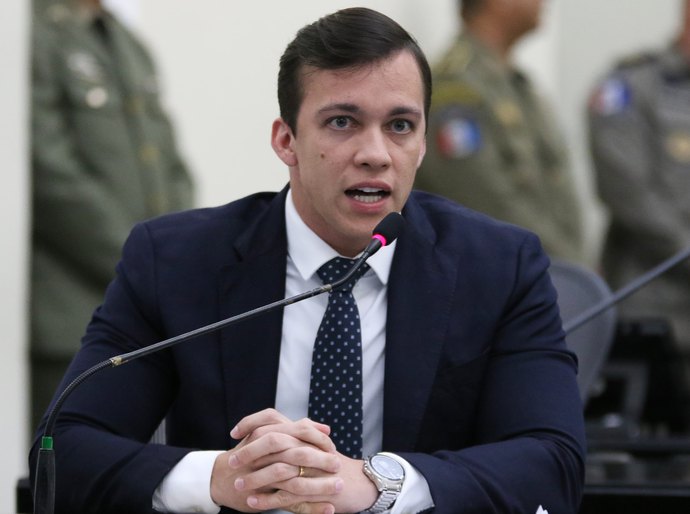 Delegado Leonam denuncia precariedade em escola estadual de São José da Tapera