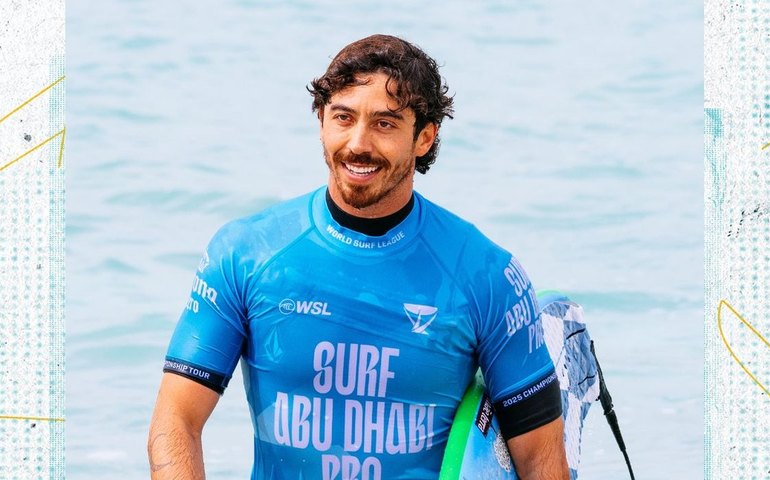 Ítalo, Yago e Miguel Pupo avançam às quartas do Surf Abu Dhabi Pro