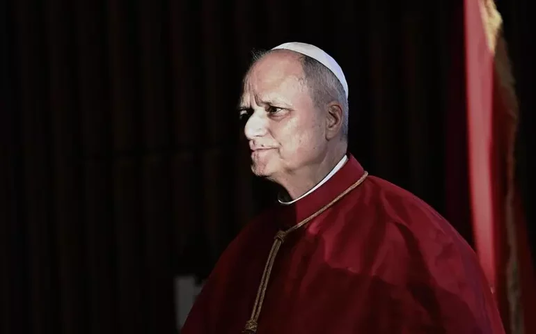 Ruptura no estilo e continuidade no conteúdo: o 1º ano do papado de Leão XIV