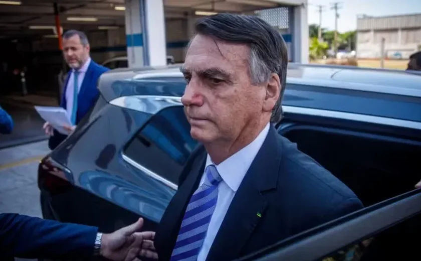 Bolsonaro Anuncia Leilão de Joias para Doação à Santa Casa de Juiz de Fora