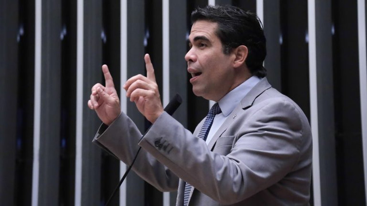 Comissão aprova diretriz de mobilidade urbana para profissionais da educação básica e superior