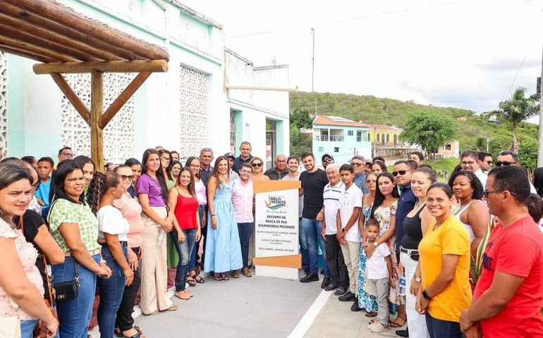 Prefeito Dalminho entrega nova praça e escola reformada a população de Belo Monte