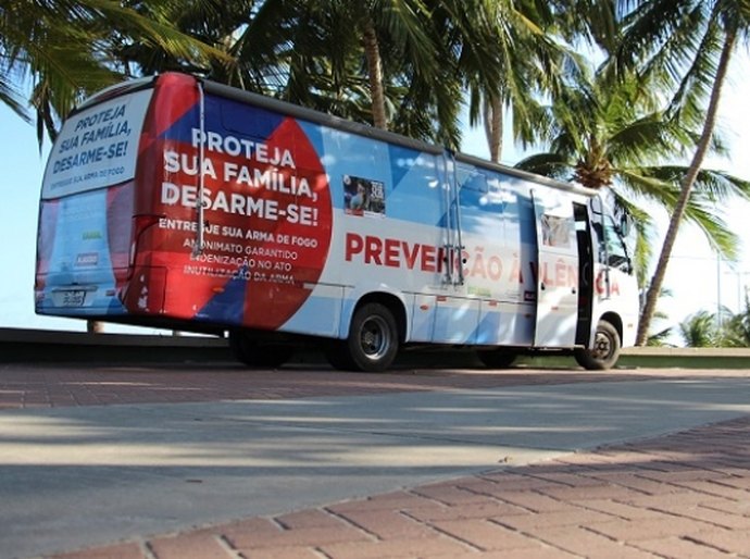 Ônibus da Seprev recebe mais de 1.700 itens perigosos no primeiro ano