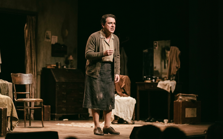 Edwin Luisi reestreia peça LGBTQIA+ após 18 anos e comenta legado de 'Escrava Isaura', que completa 50 anos