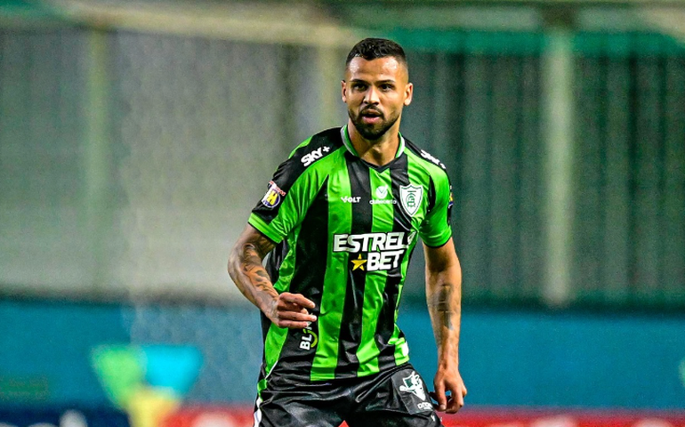 Guarani mira contratação de zagueiro Lucão que estava atuando em Portugal