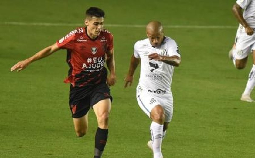 Athletico-PR bate Santos e larga na frente por vaga à semifinal da Copa do Brasil