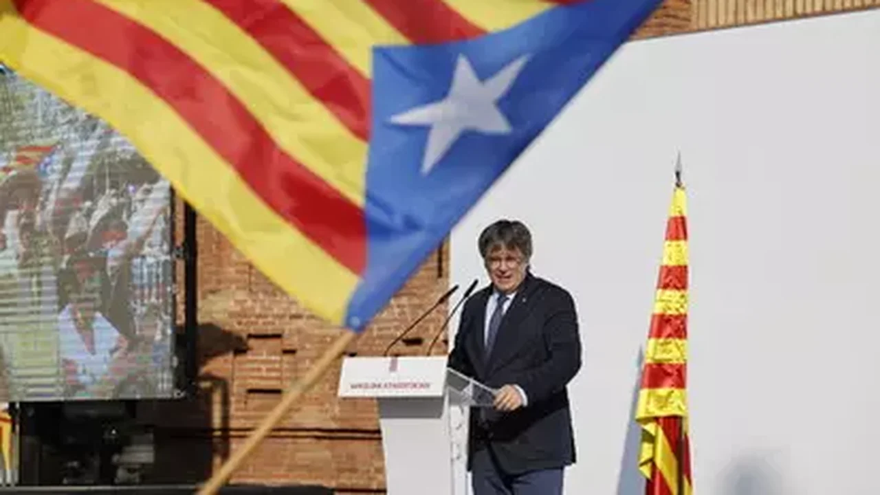Espanha revoga ordem de prisão contra líder separatista da Catalunha