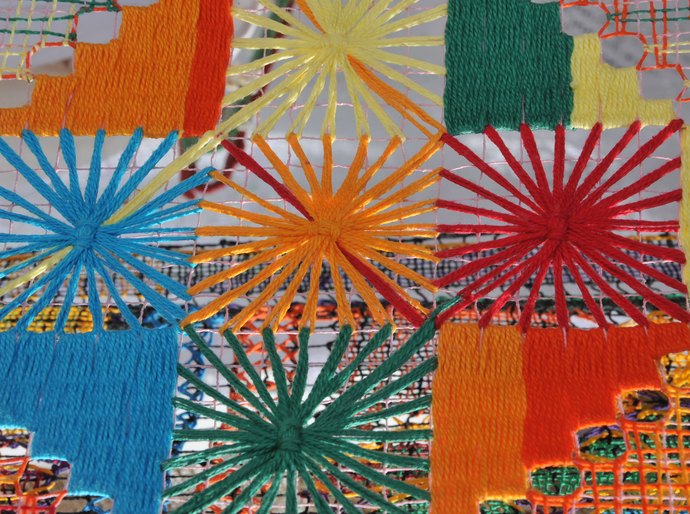 Mãos que fazem arte: conheça tradição do filé do Pontal da Barra
