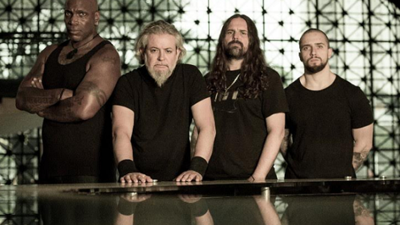 Sepultura estreia tour mundial no dia 12